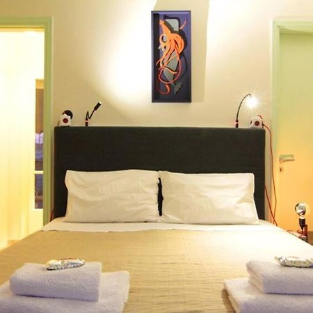 Charming Rooftop Nest With Awesome Acropolis View Downtown 아테네 외부 사진