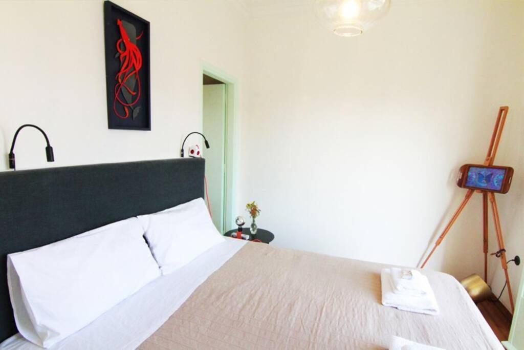 Charming Rooftop Nest With Awesome Acropolis View Downtown 아테네 외부 사진